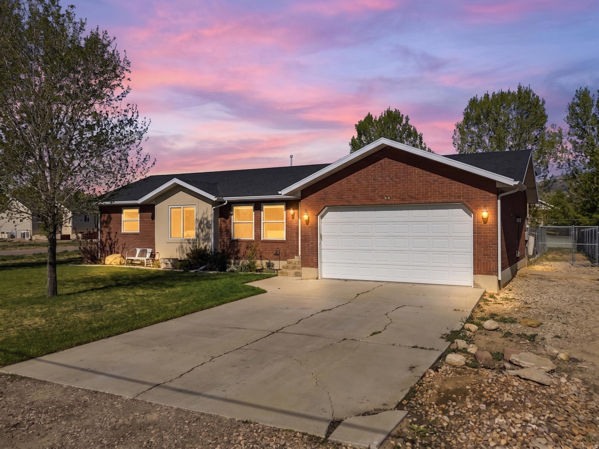 COUNTRY ROAD HAVEN - Residential