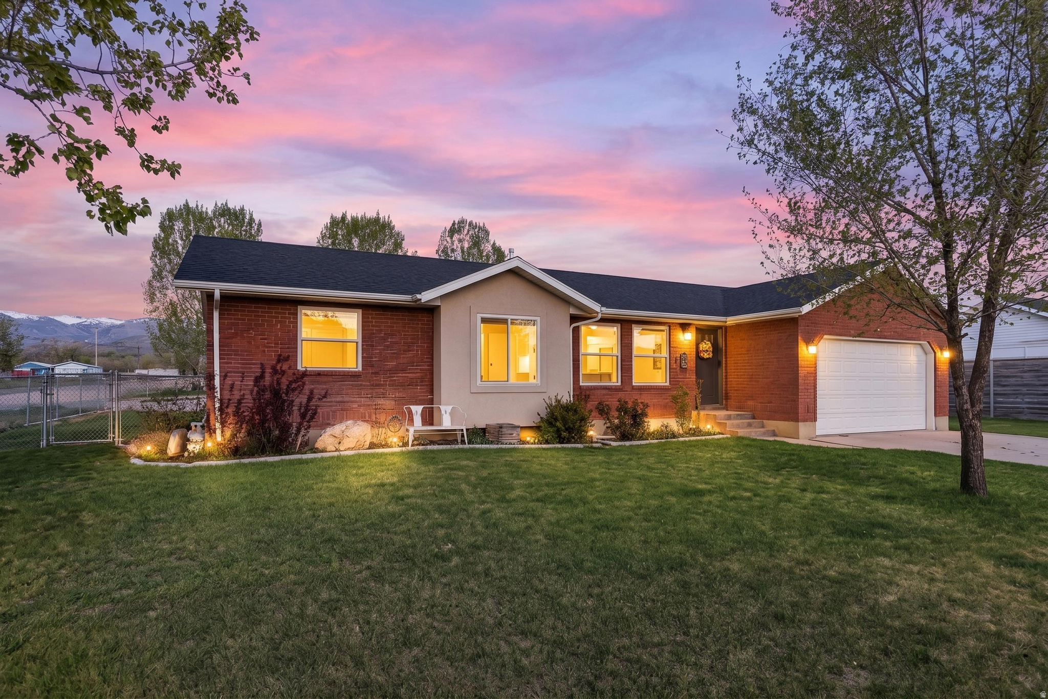 COUNTRY ROAD HAVEN - Residential