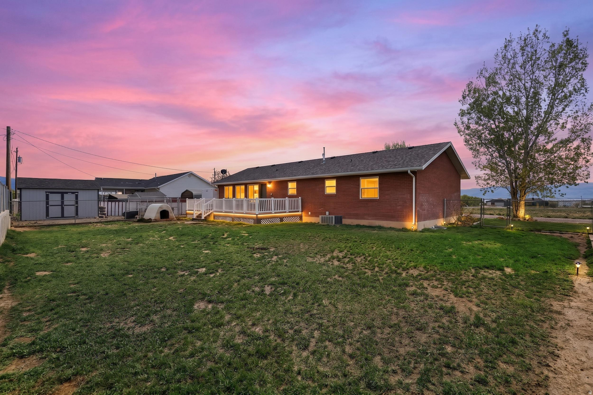 COUNTRY ROAD HAVEN - Residential
