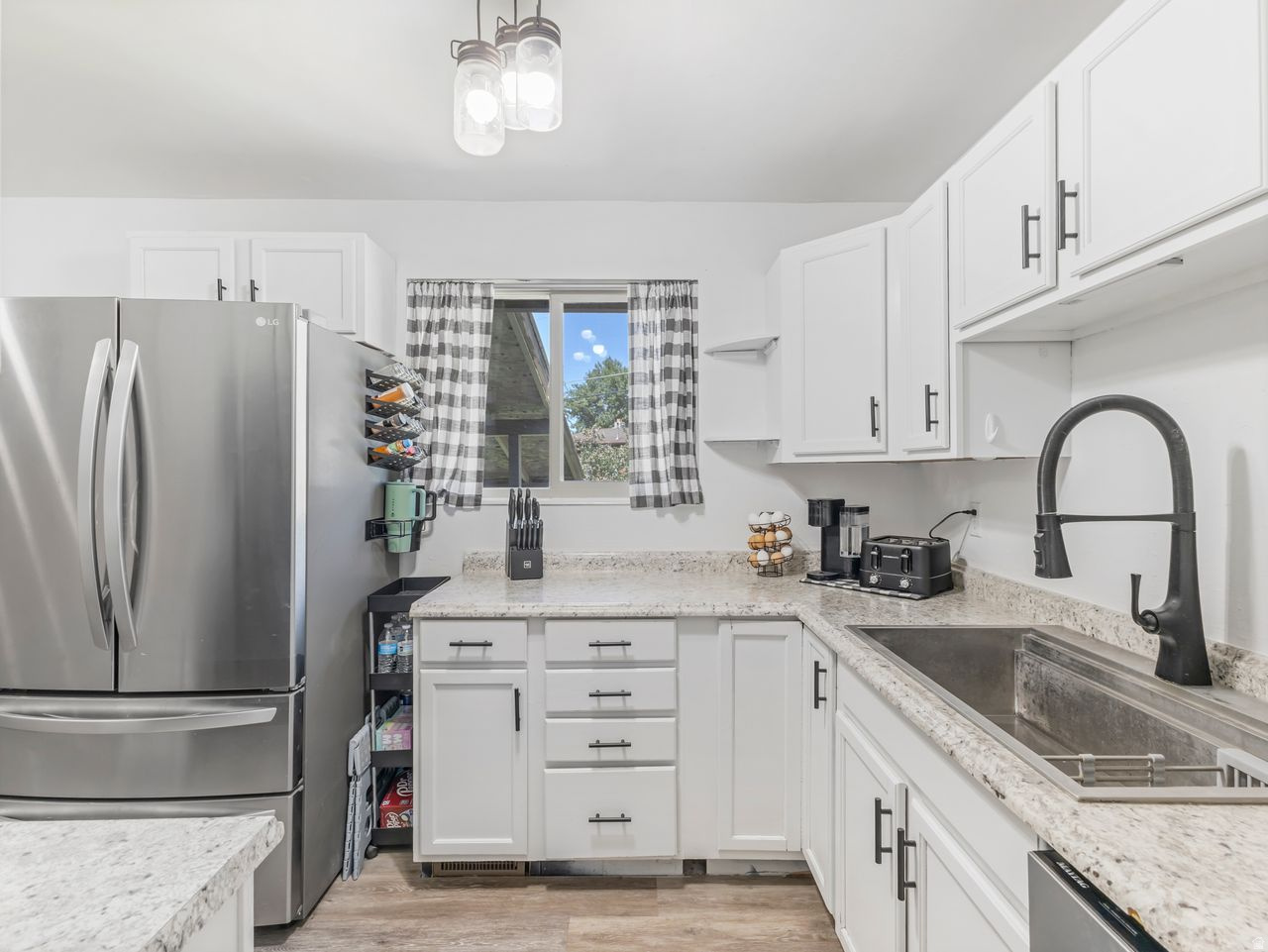 ROBINS PARK - Residential