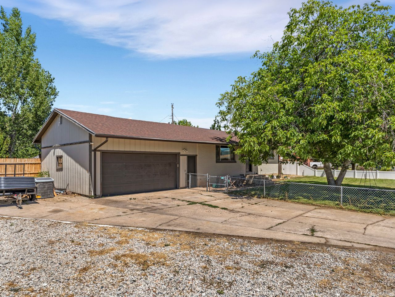 ROBINS PARK - Residential
