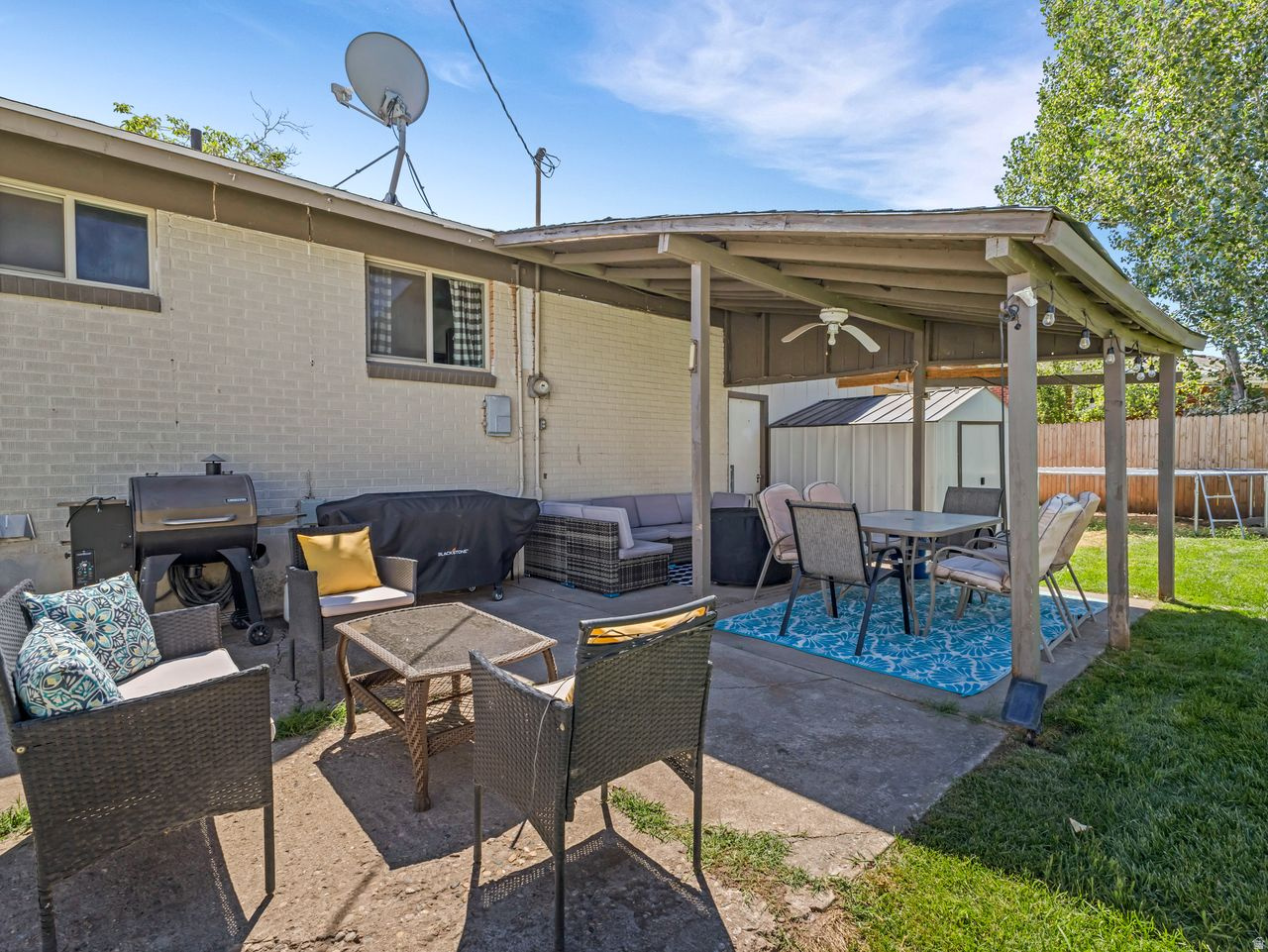 ROBINS PARK - Residential