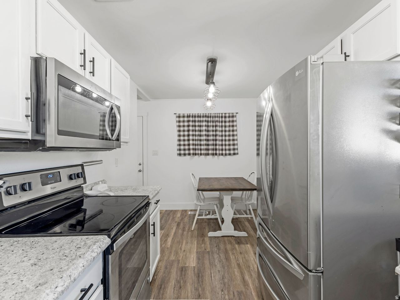 ROBINS PARK - Residential