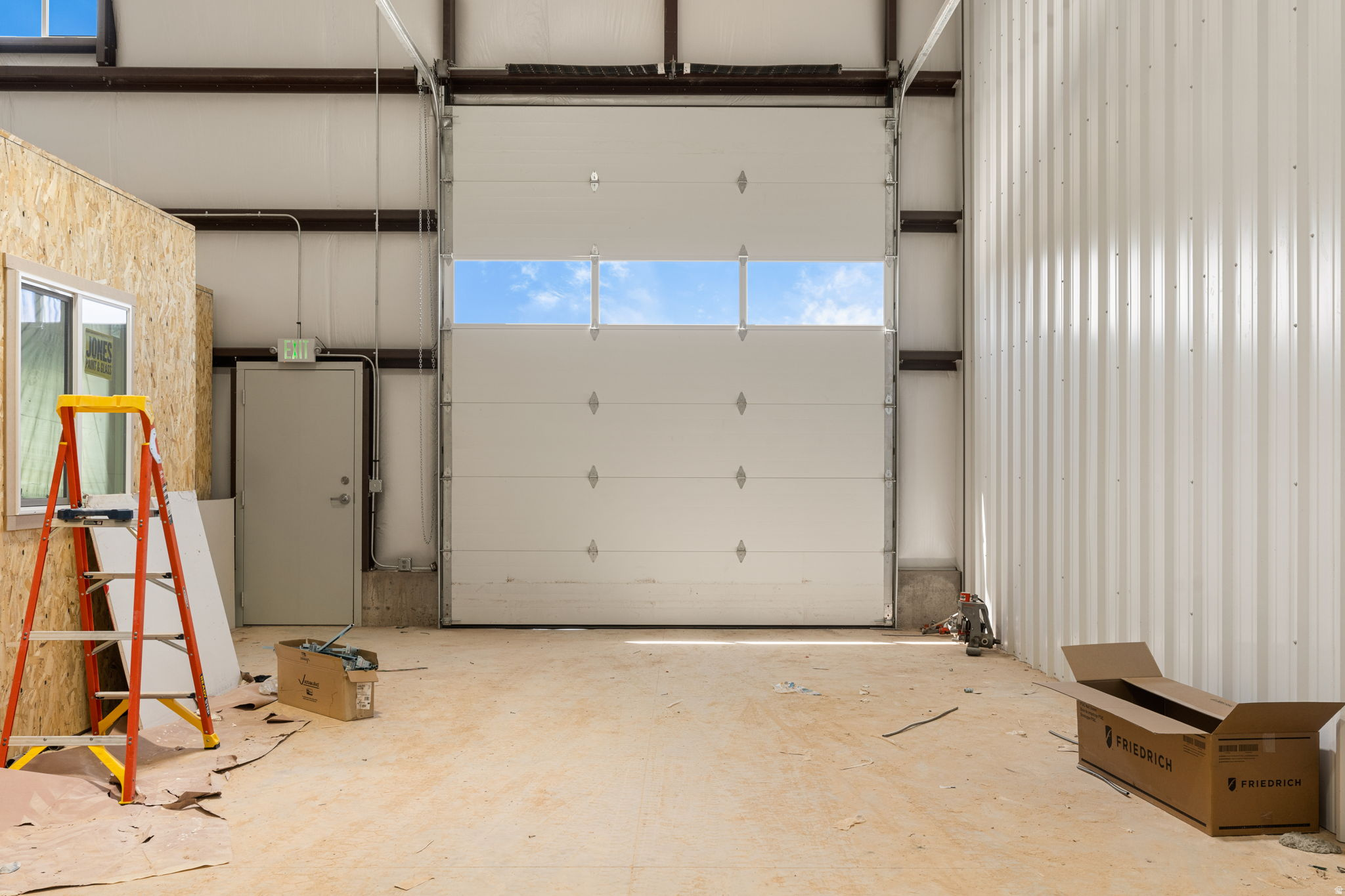 DIAMONTI INDUSTRIAL SUBDIVISION - Commercial Lease