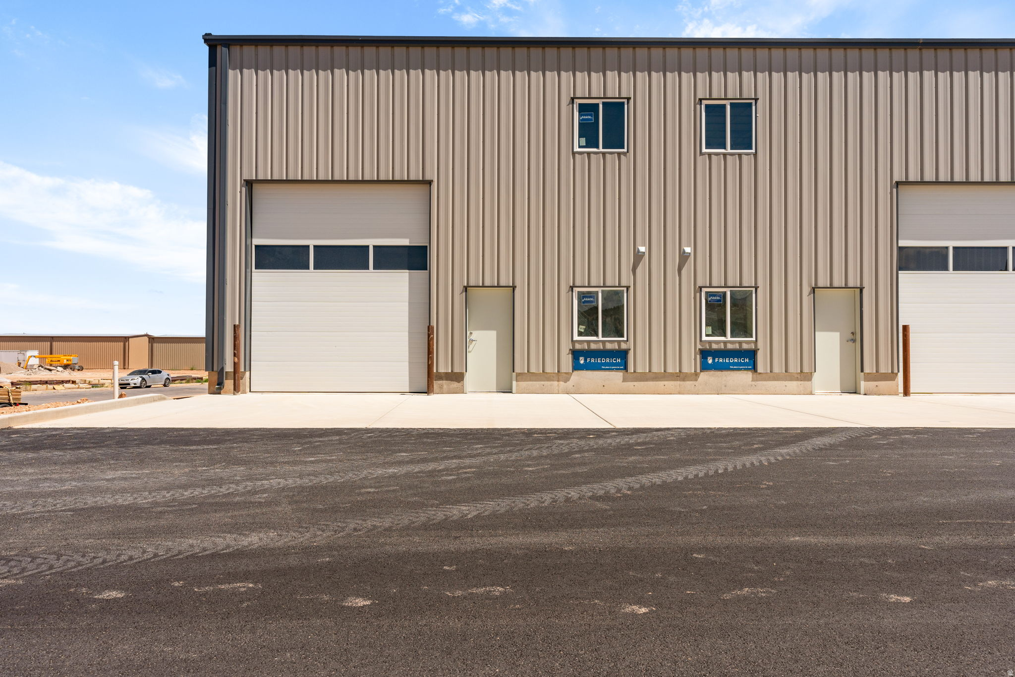 DIAMONTI INDUSTRIAL SUBDIVISION - Commercial Lease