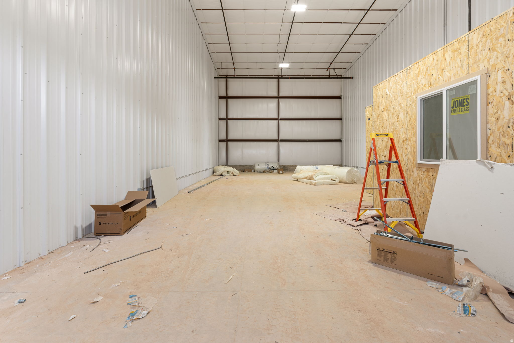 DIAMONTI INDUSTRIAL SUBDIVISION - Commercial Lease
