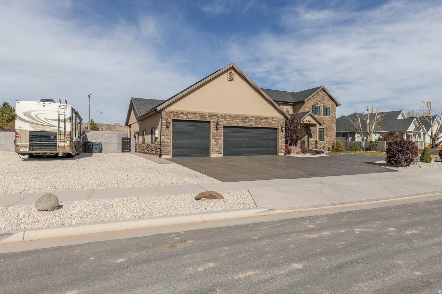 THE LINKS - Residential