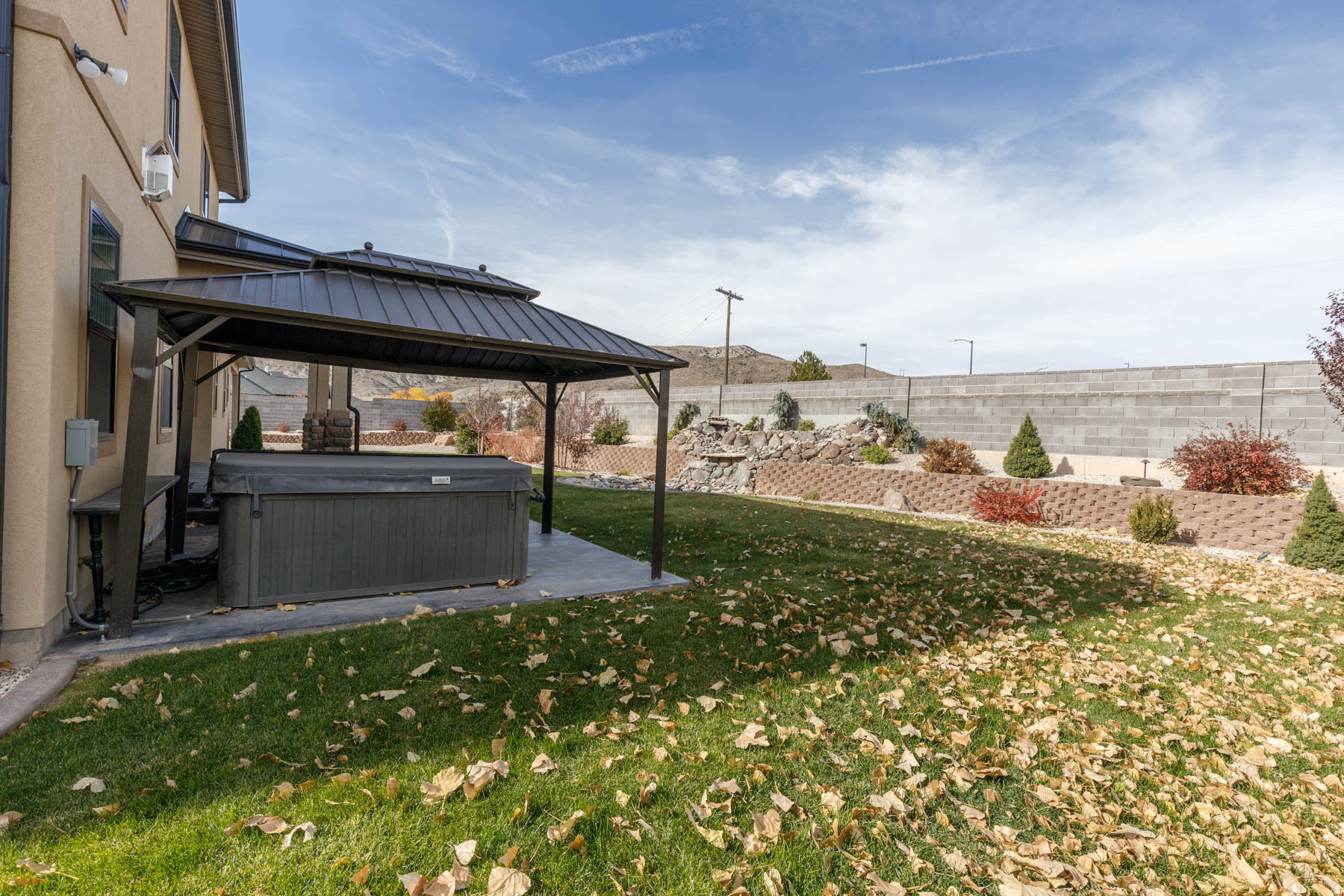 THE LINKS - Residential