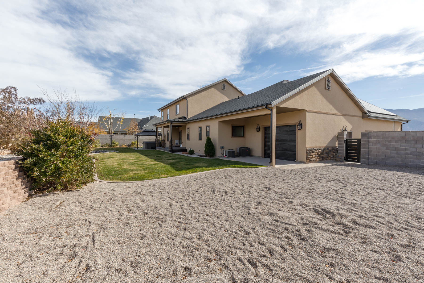 THE LINKS - Residential