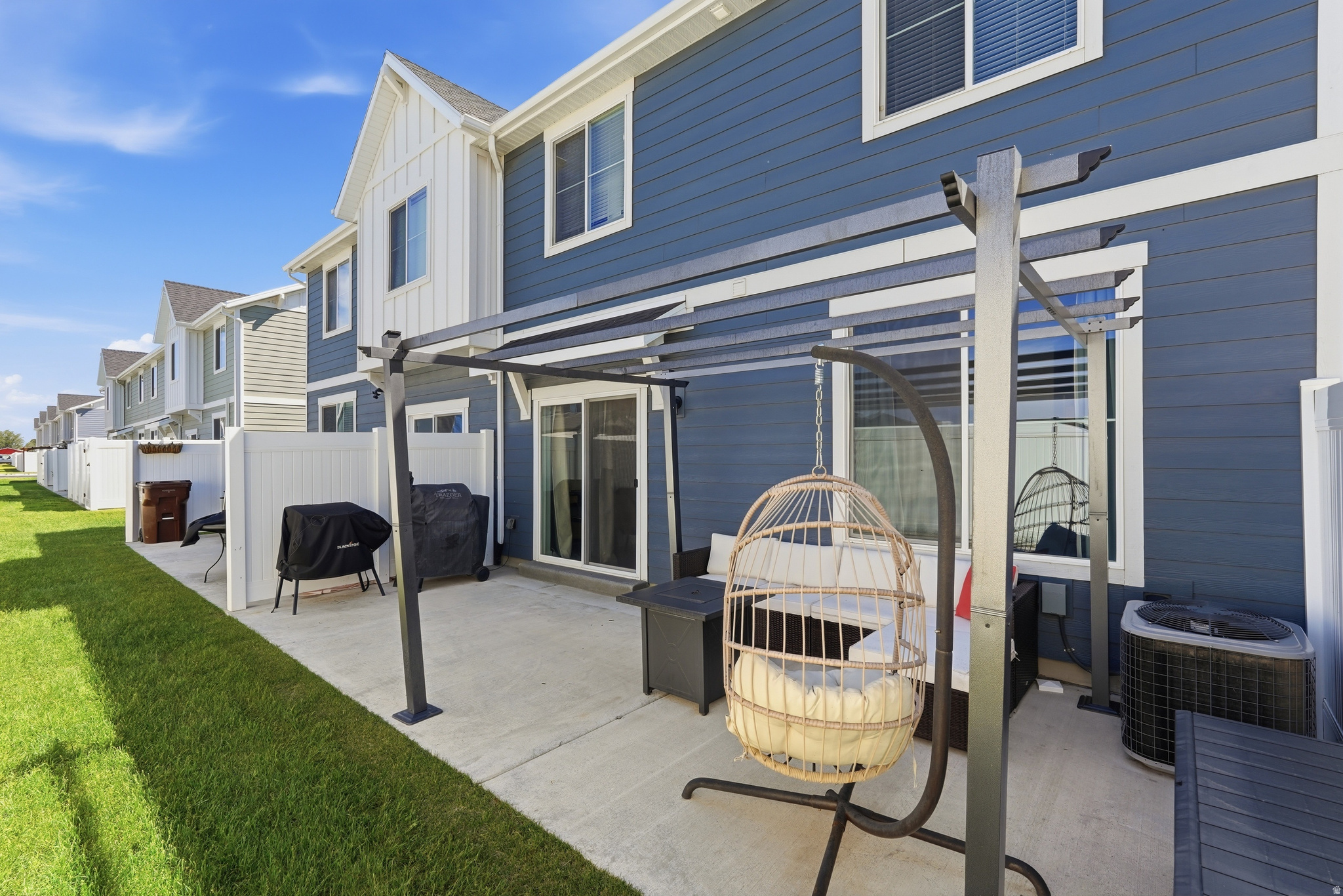 COURTYARD AT GREEN - Residential