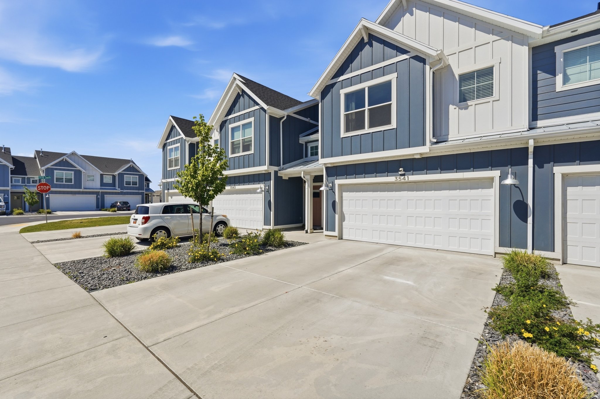COURTYARD AT GREEN - Residential