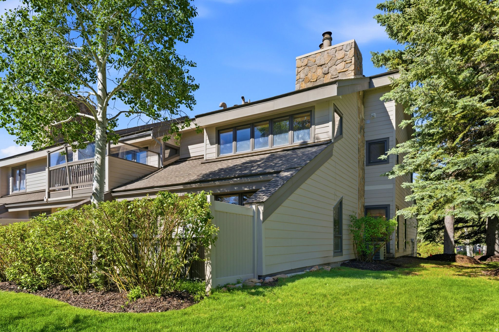FAWNGROVE CONDOMINIUM - Residential