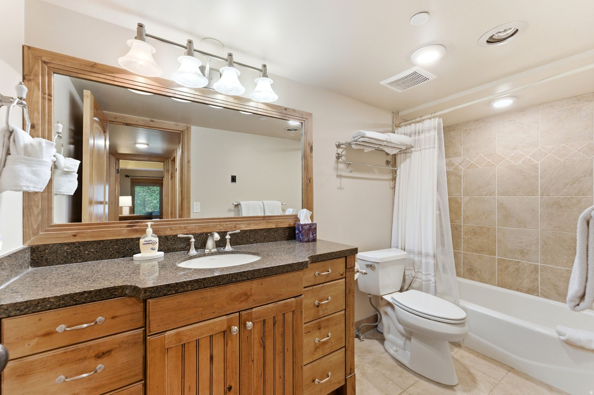 FAWNGROVE CONDOMINIUM - Residential