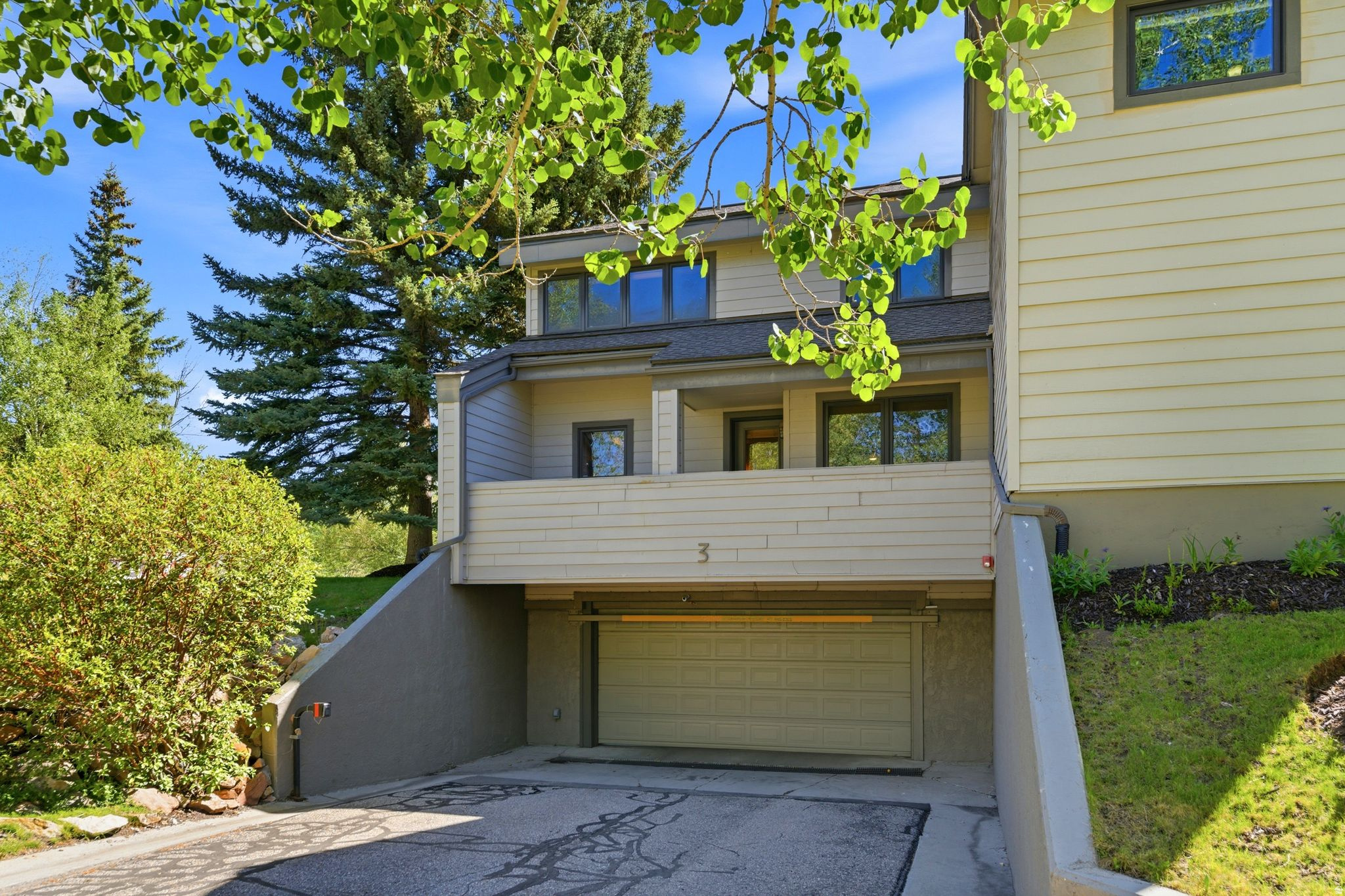 FAWNGROVE CONDOMINIUM - Residential