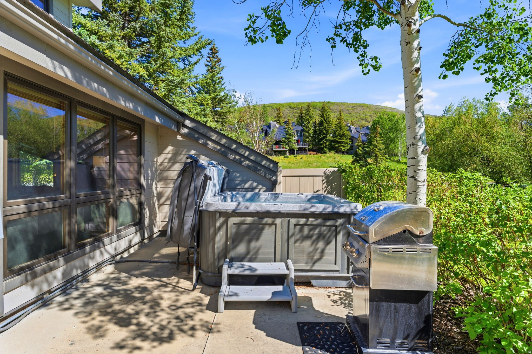 FAWNGROVE CONDOMINIUM - Residential