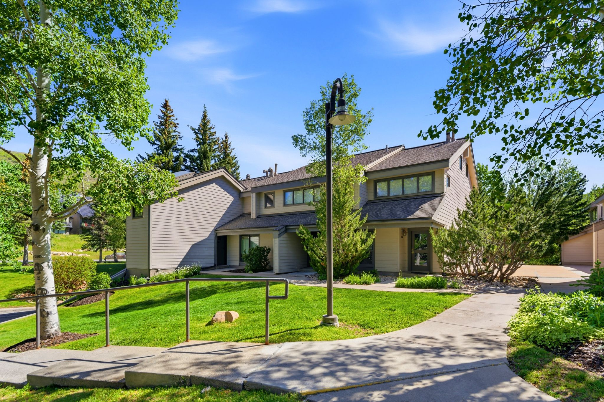 FAWNGROVE CONDOMINIUM - Residential