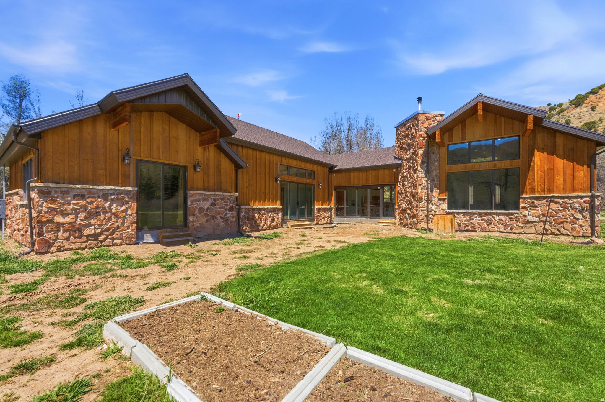 NORTH SUMMIT - Residential