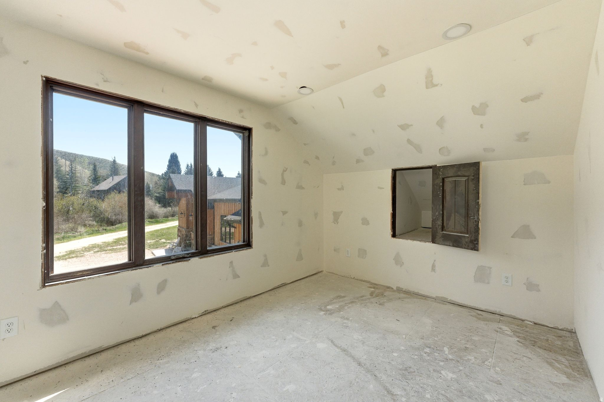 NORTH SUMMIT - Residential