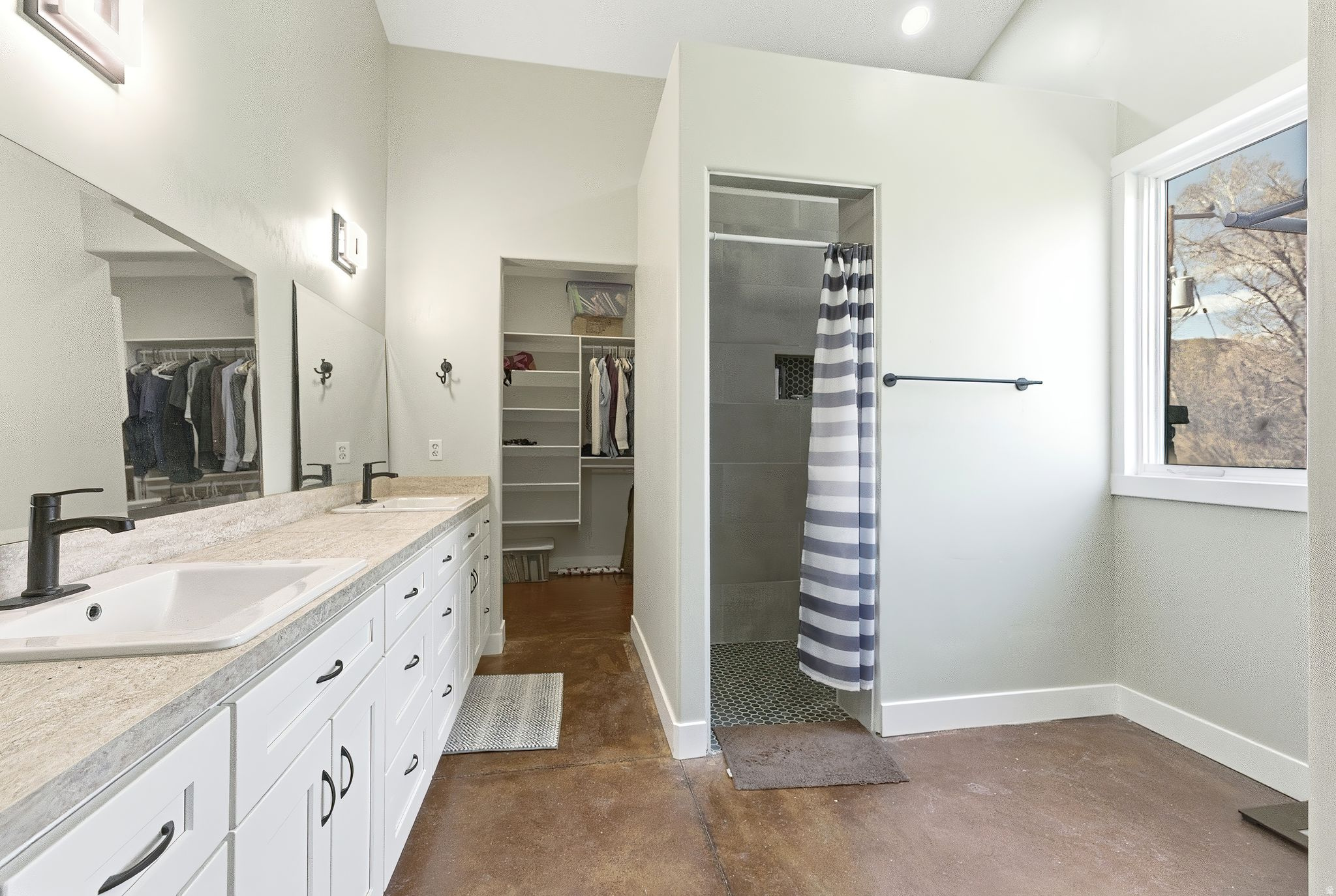 NORTH SUMMIT - Residential