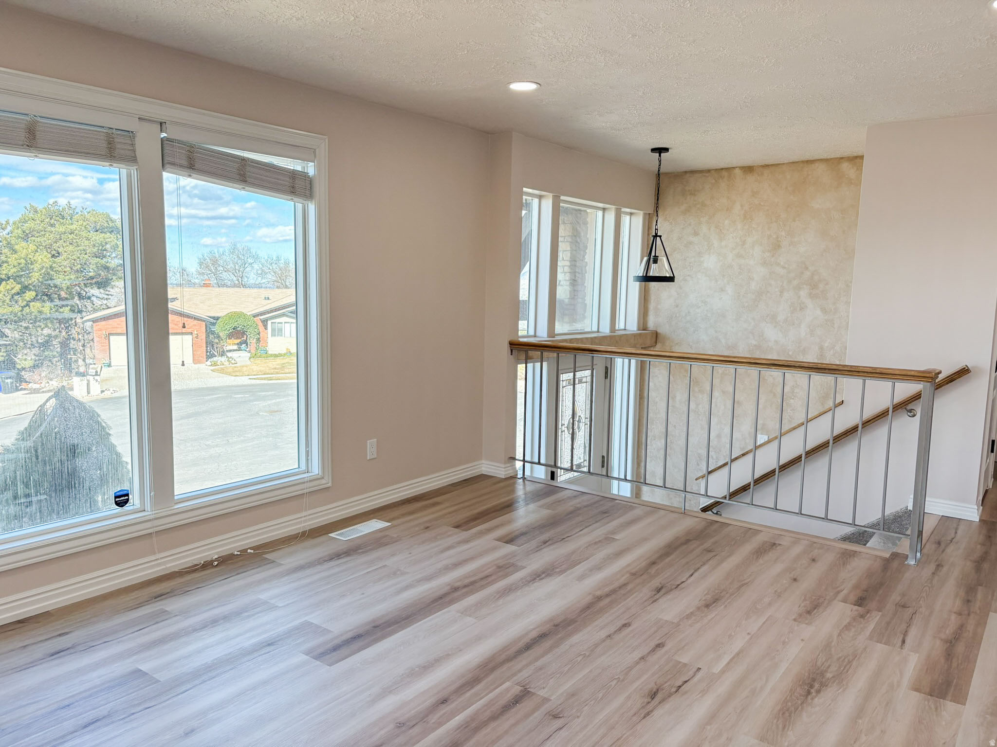 OAKVISTA PARK - Residential