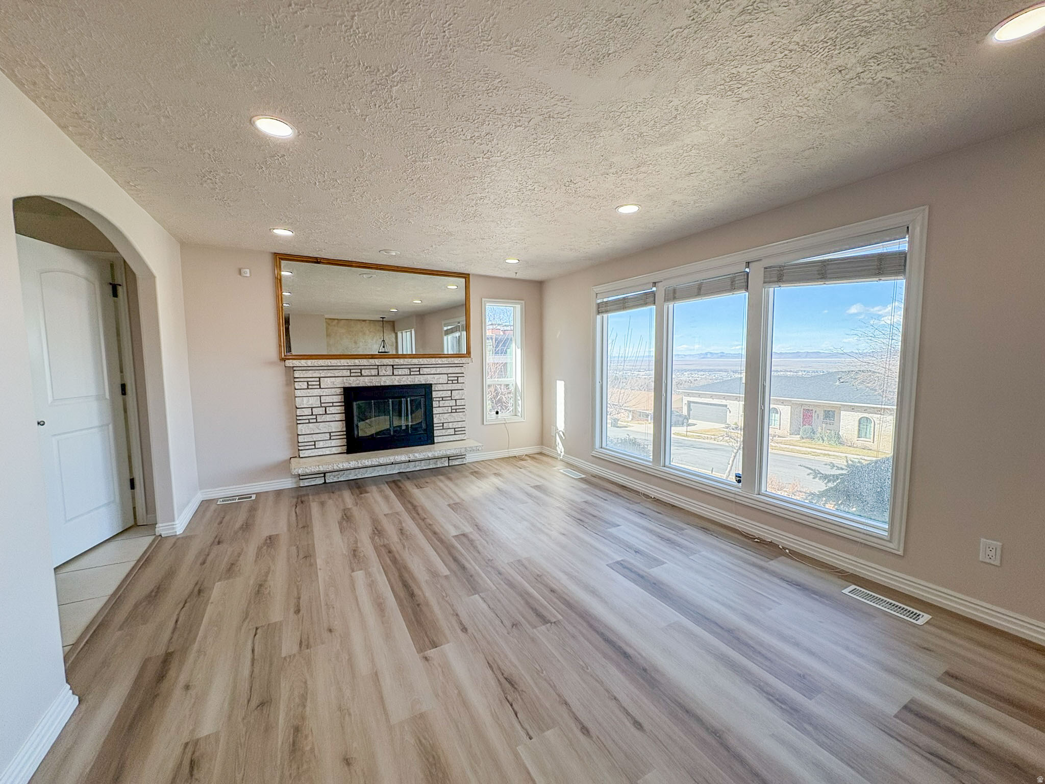 OAKVISTA PARK - Residential