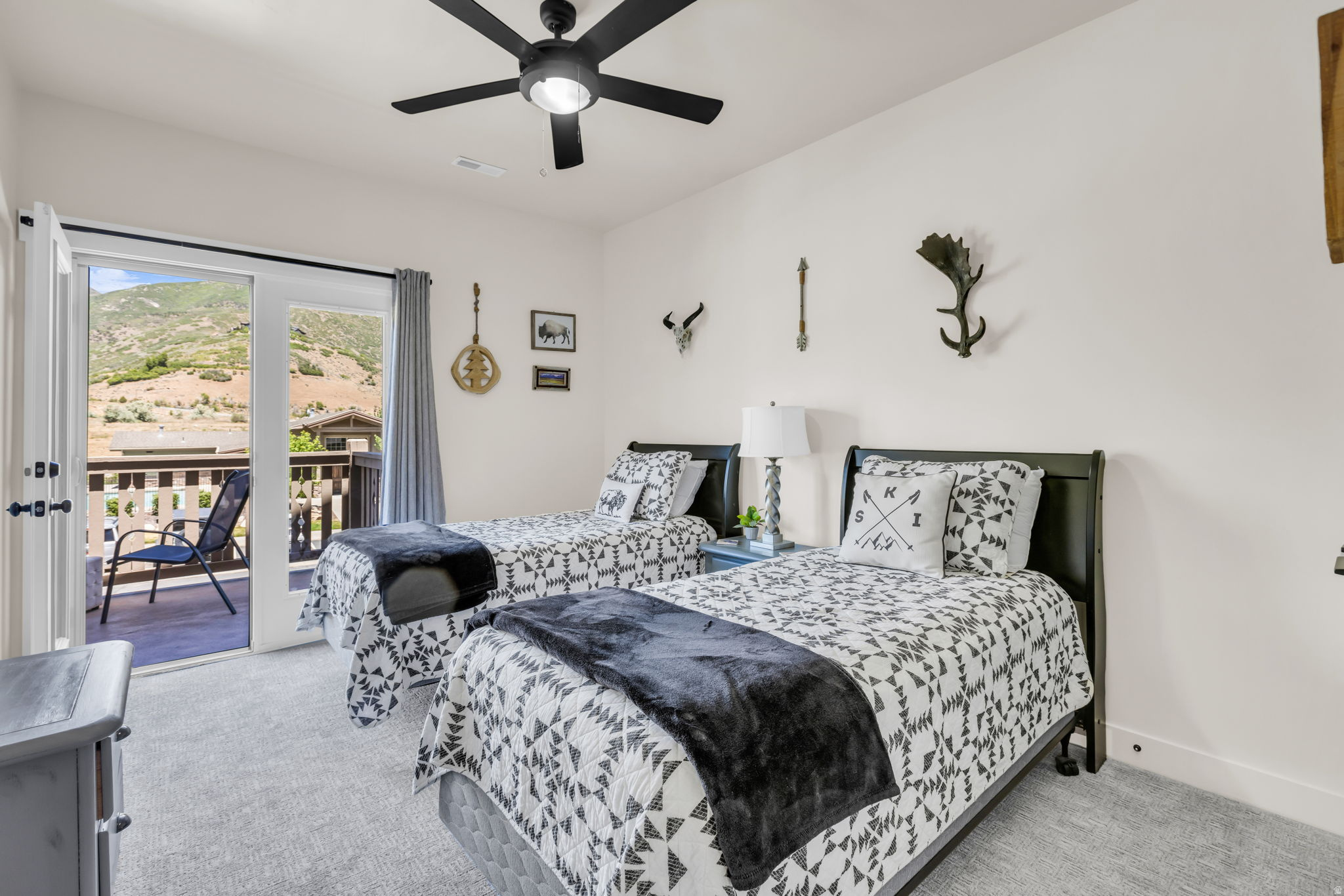 LODGES AT SNAKE CREEK - Residential
