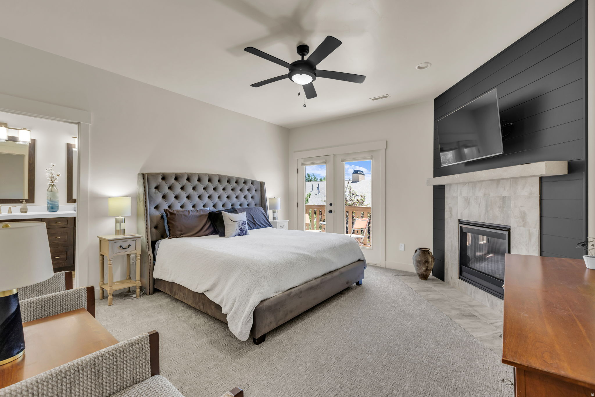 LODGES AT SNAKE CREEK - Residential