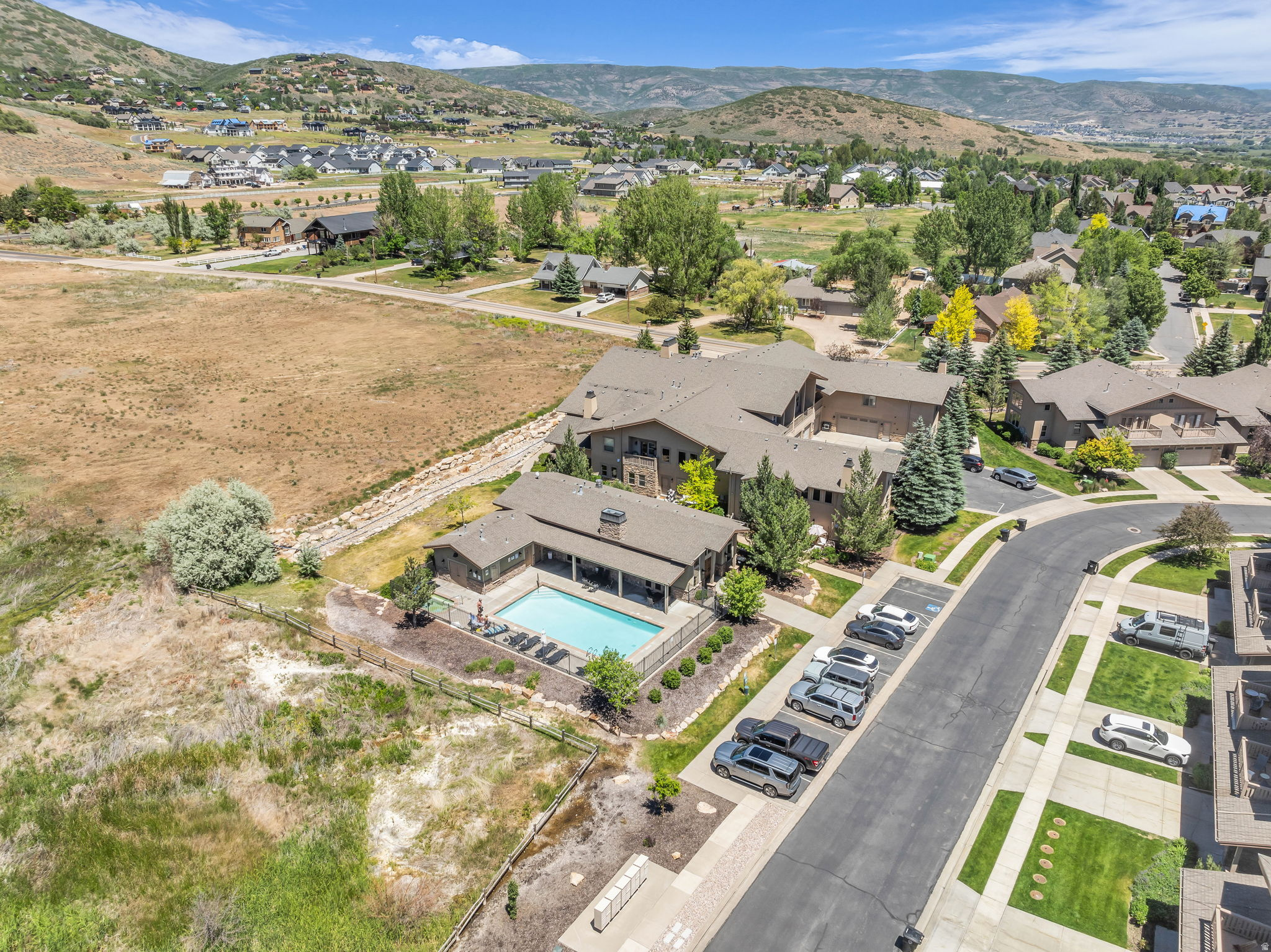 LODGES AT SNAKE CREEK - Residential