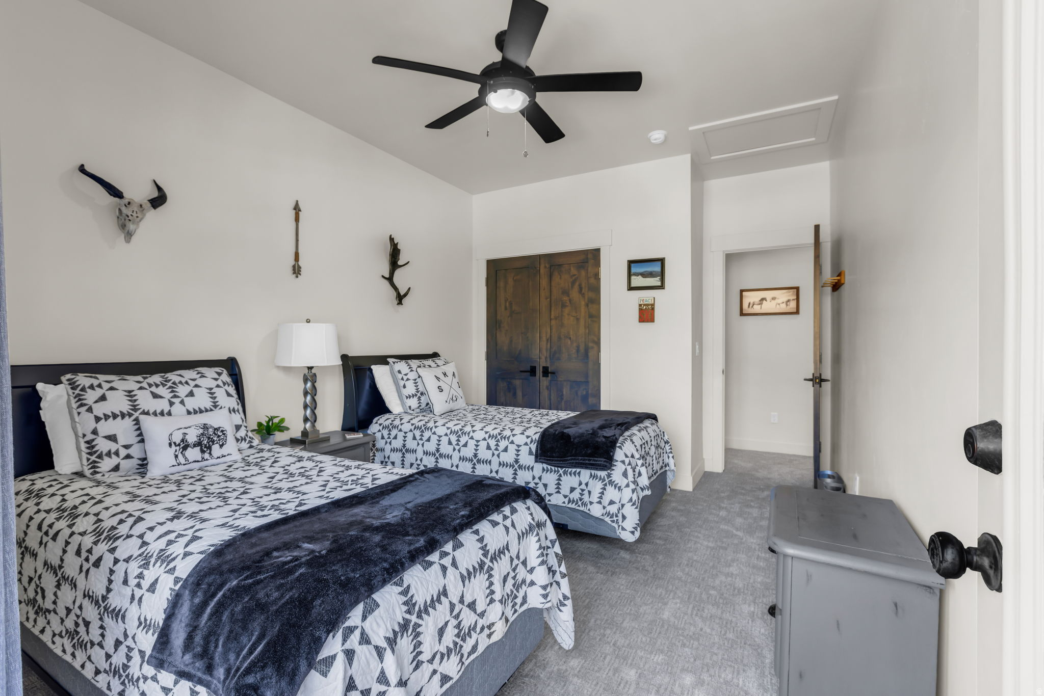 LODGES AT SNAKE CREEK - Residential