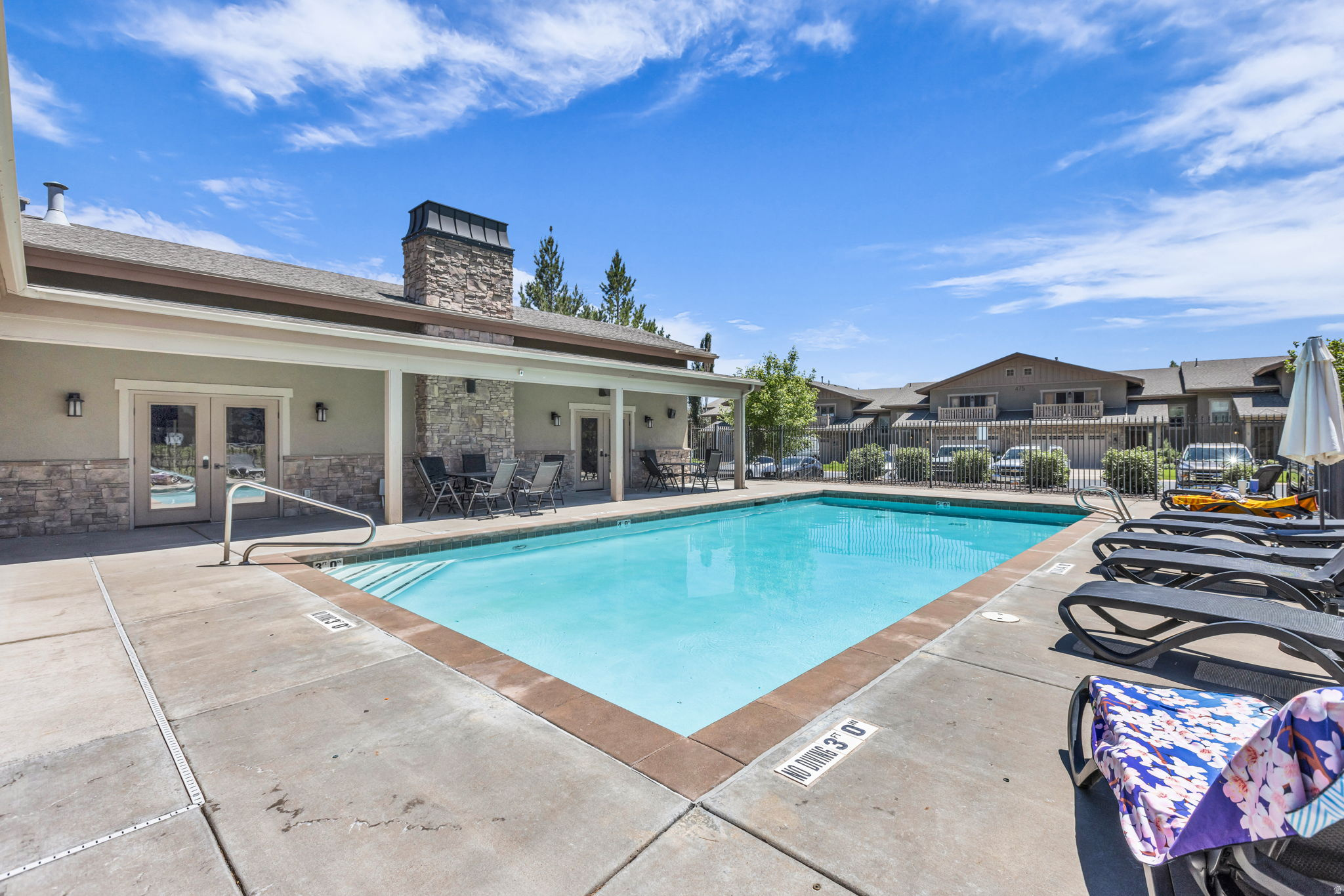 LODGES AT SNAKE CREEK - Residential