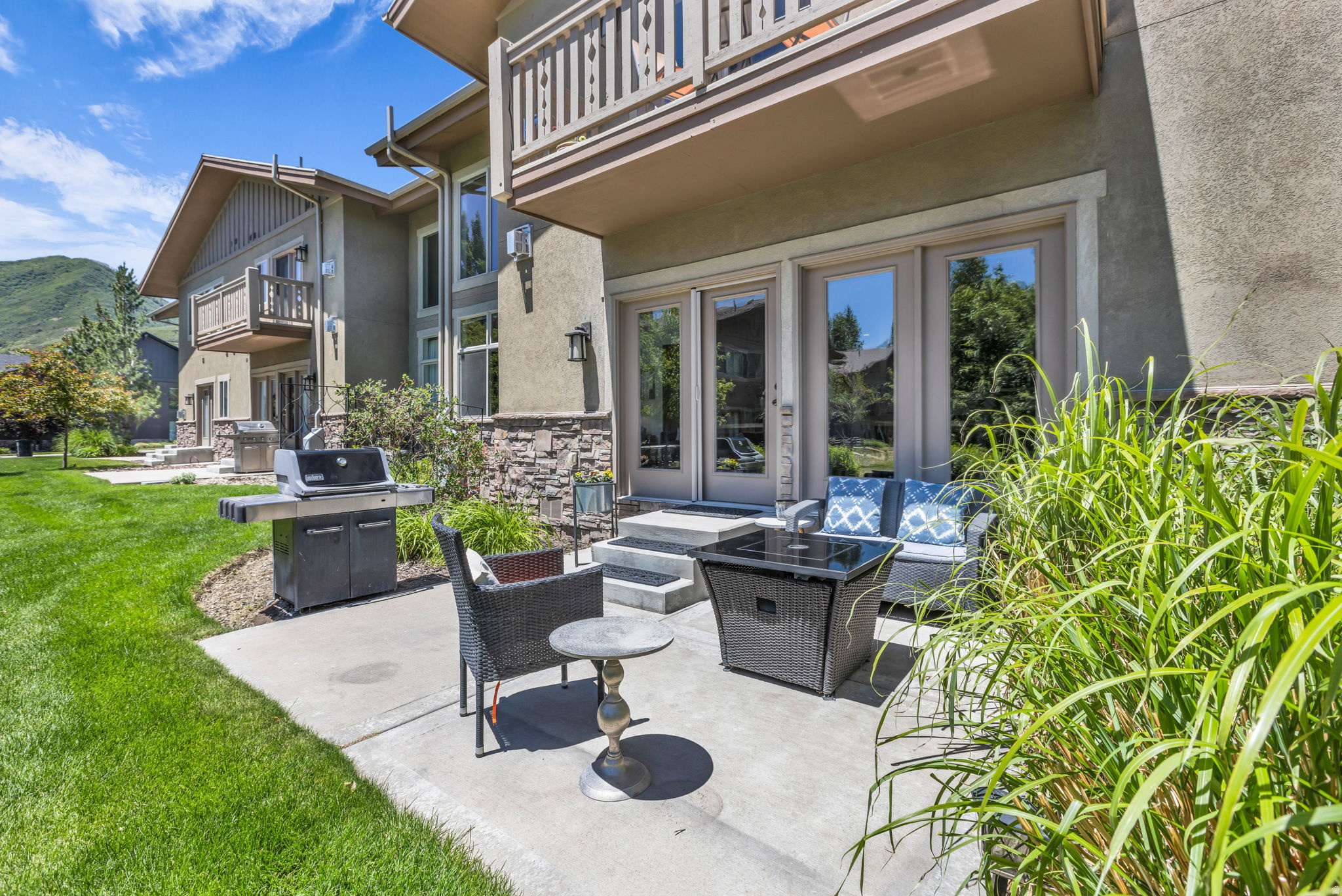 LODGES AT SNAKE CREEK - Residential
