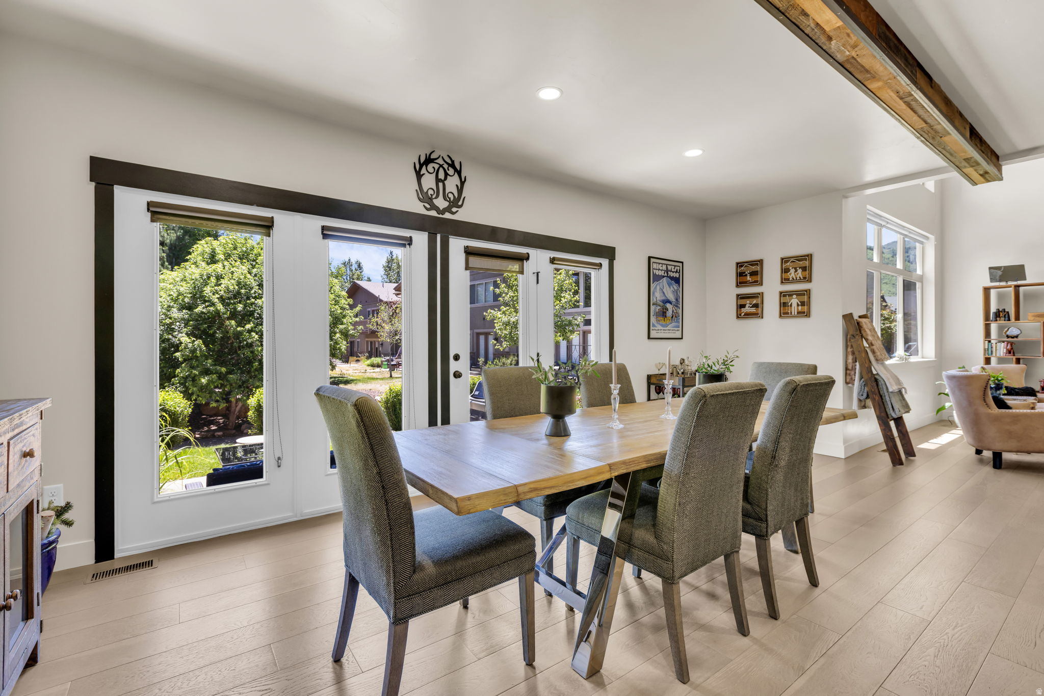 LODGES AT SNAKE CREEK - Residential
