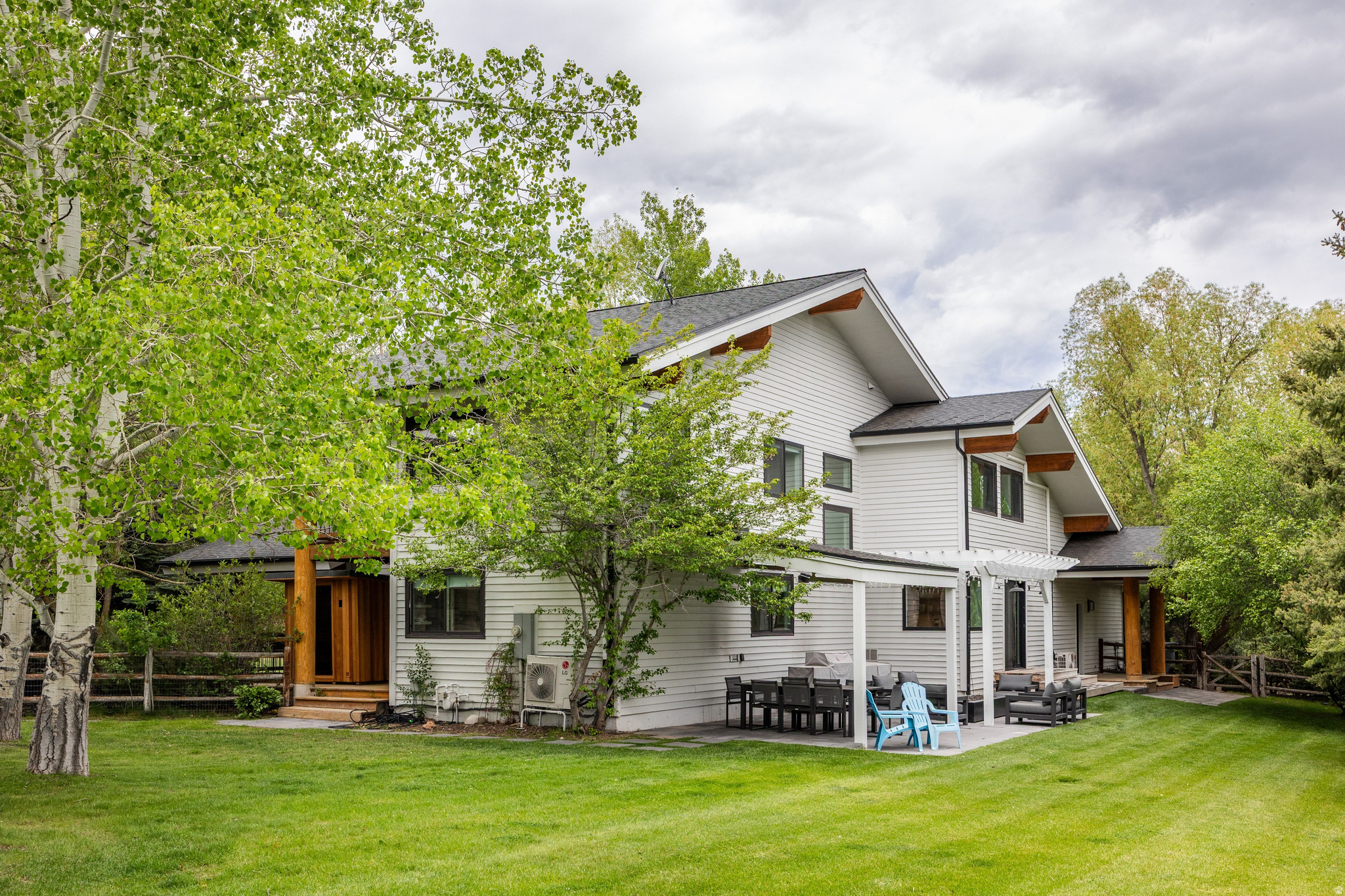SILVER SPRINGS - Residential