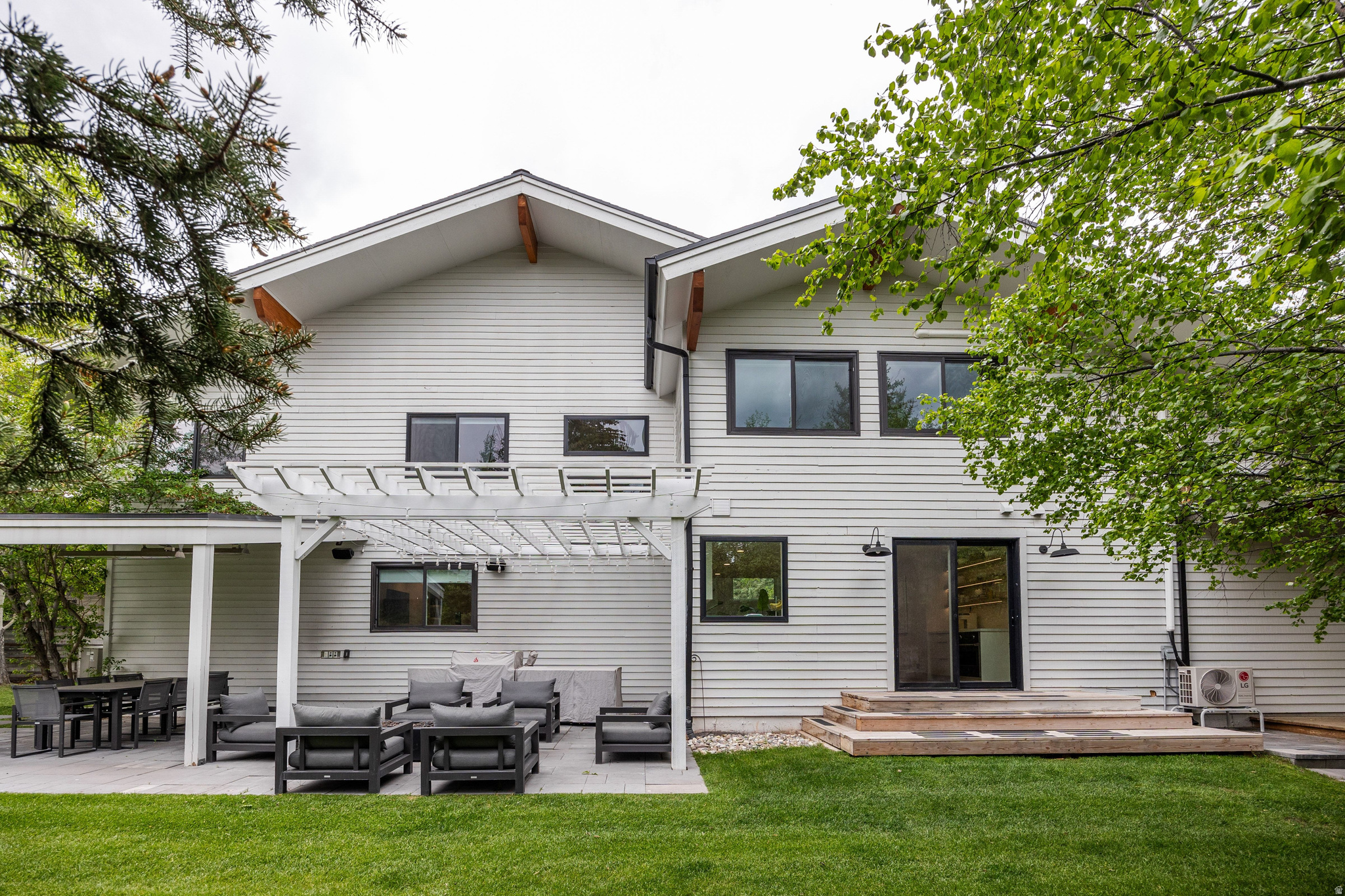 SILVER SPRINGS - Residential