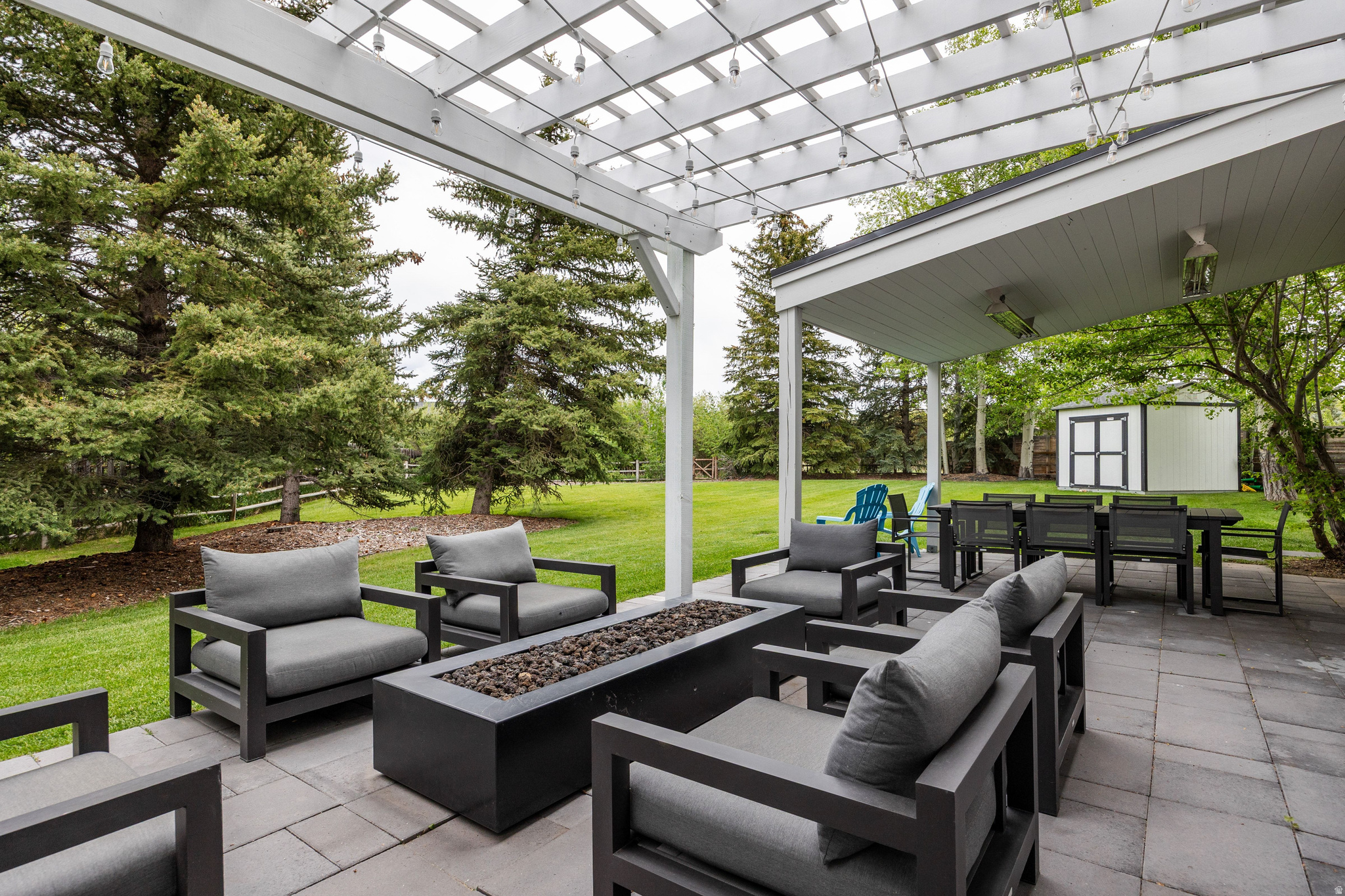 SILVER SPRINGS - Residential