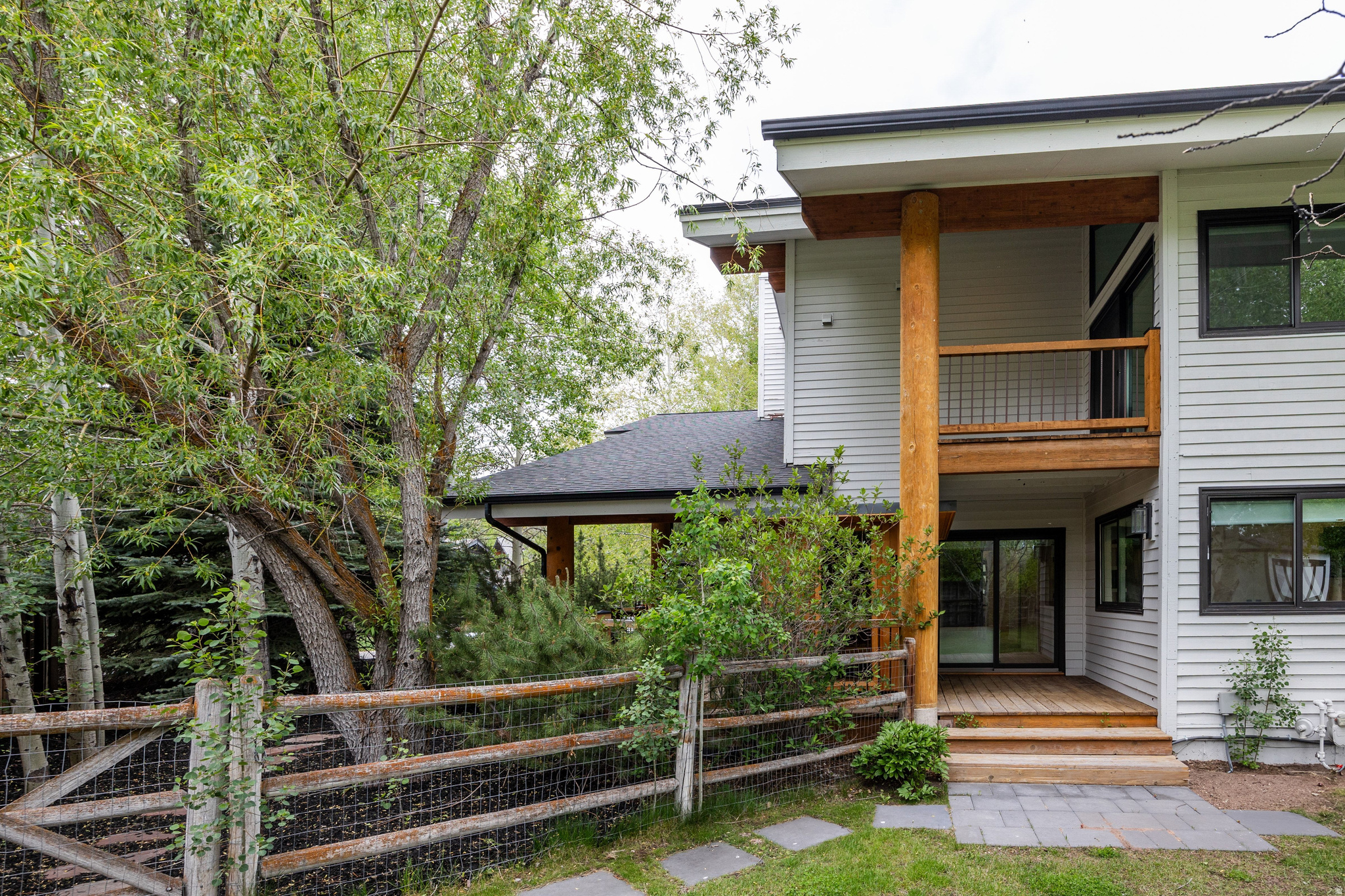 SILVER SPRINGS - Residential