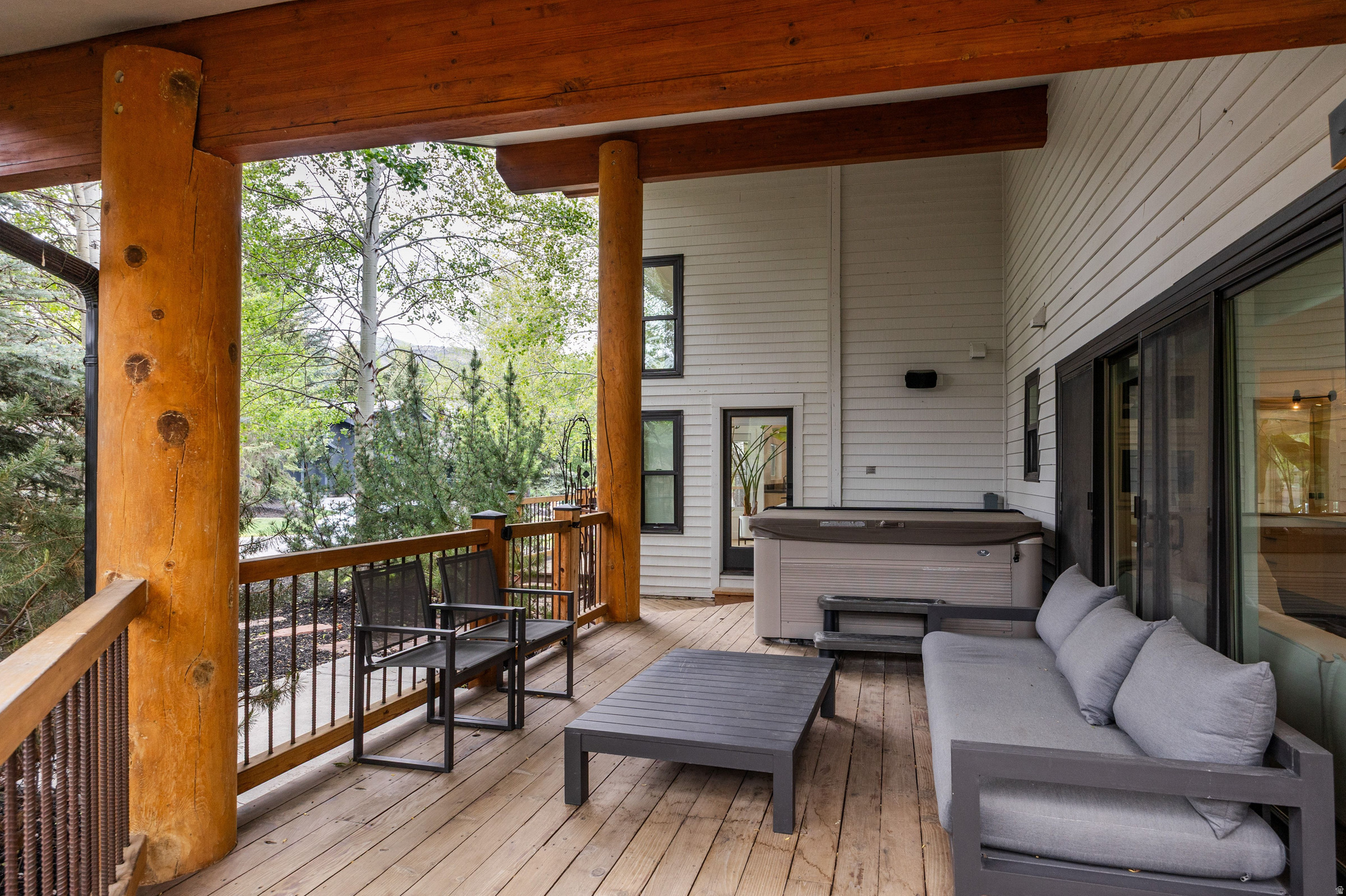 SILVER SPRINGS - Residential