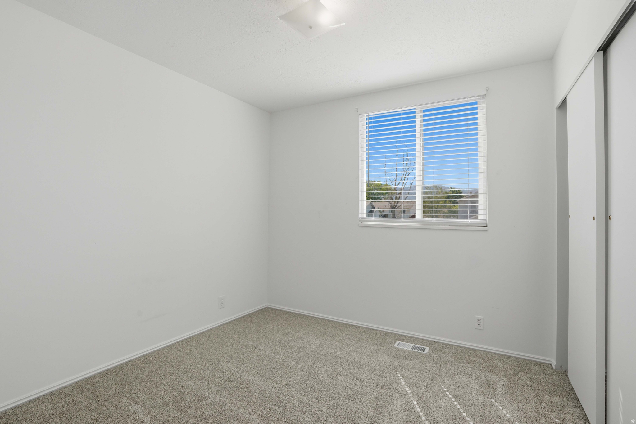 WALNUT HILLS - Residential