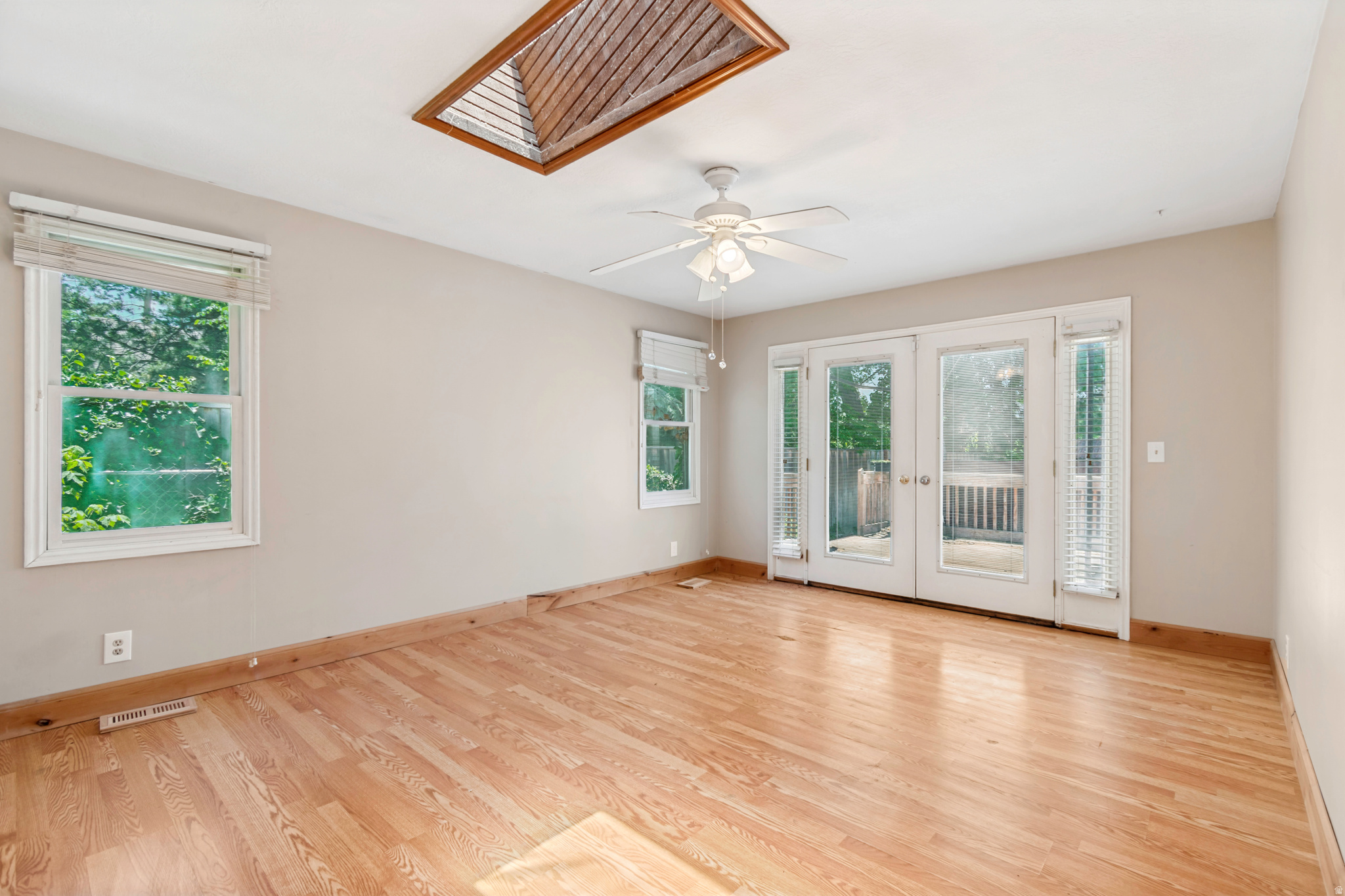WALNUT BROOK - Residential