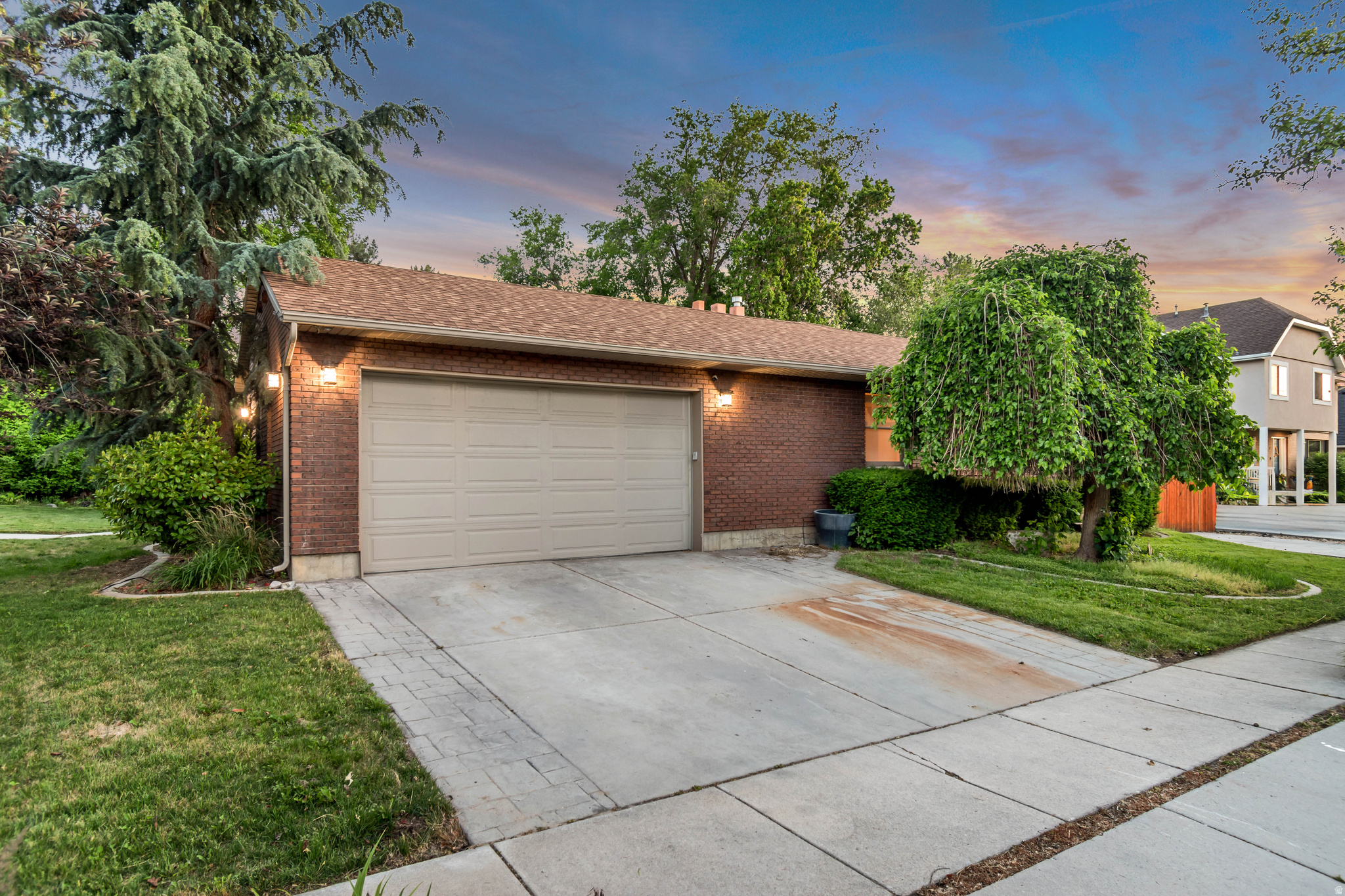 WALNUT BROOK - Residential