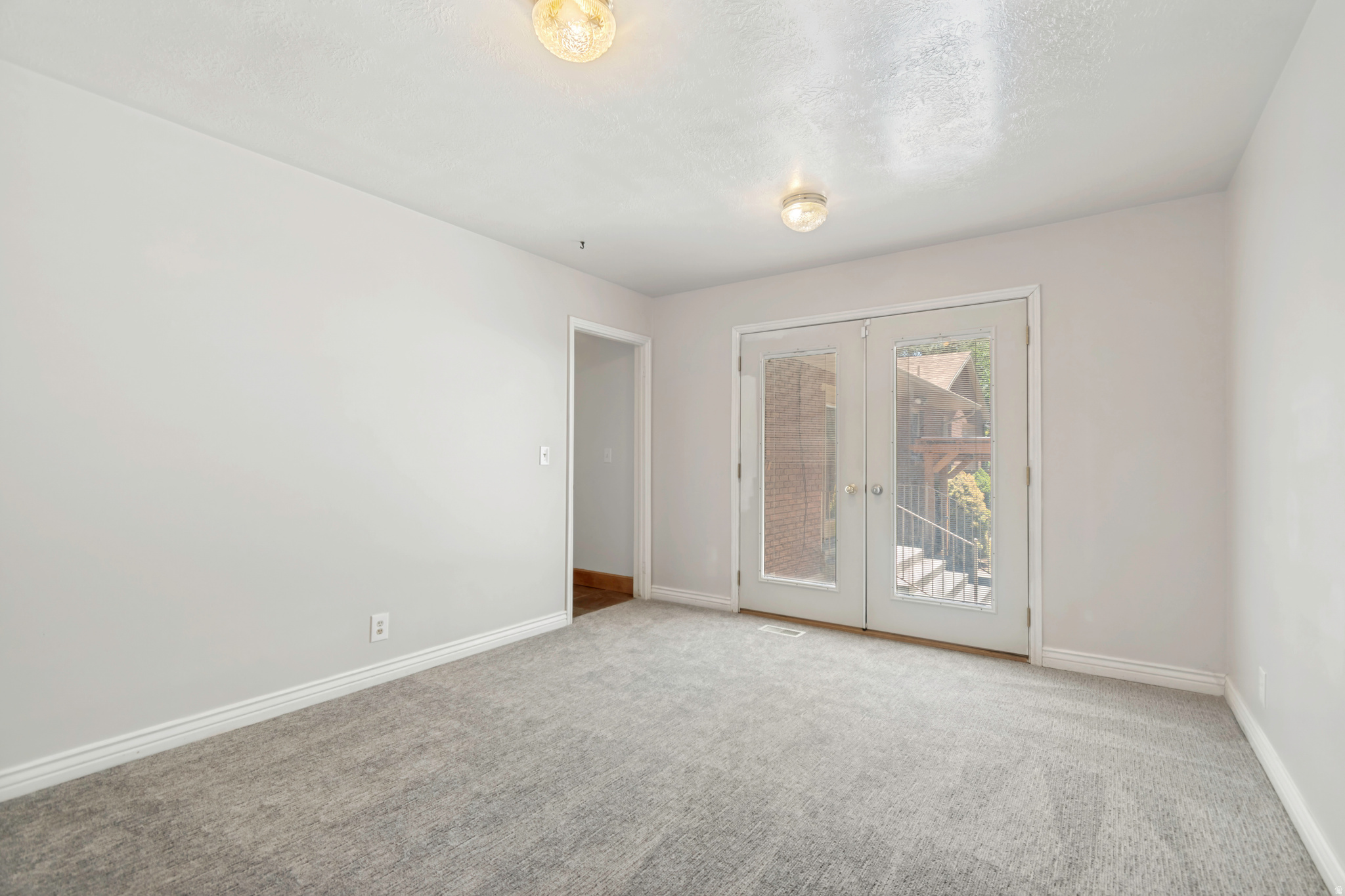 WALNUT BROOK - Residential