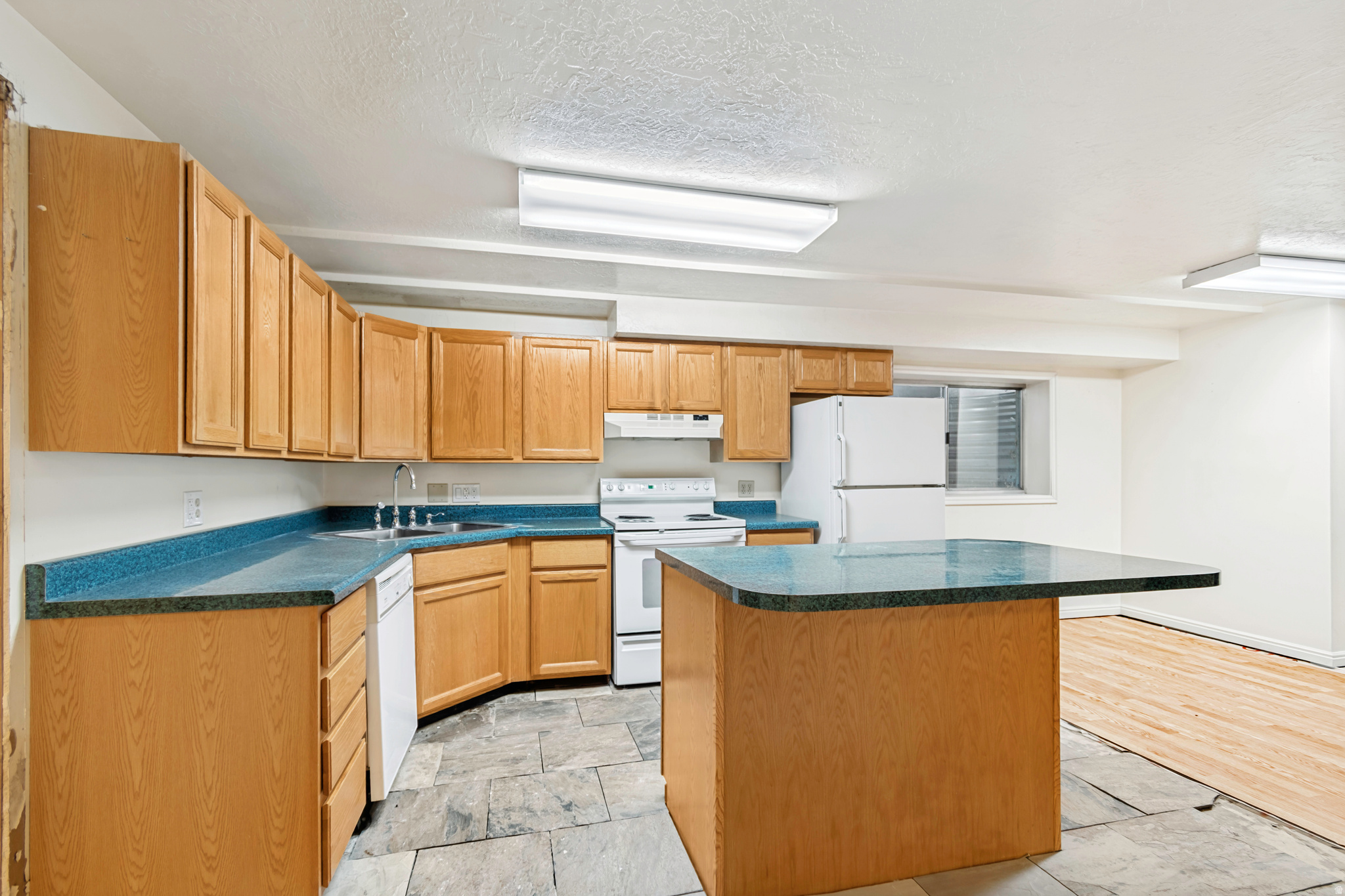 WALNUT BROOK - Residential