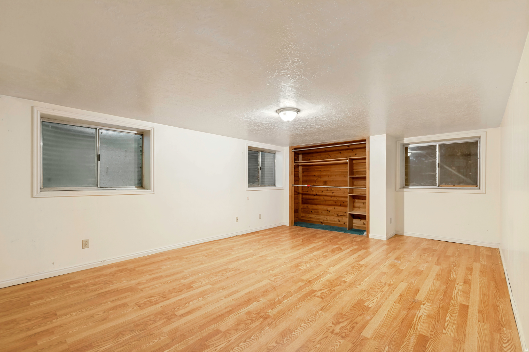 WALNUT BROOK - Residential