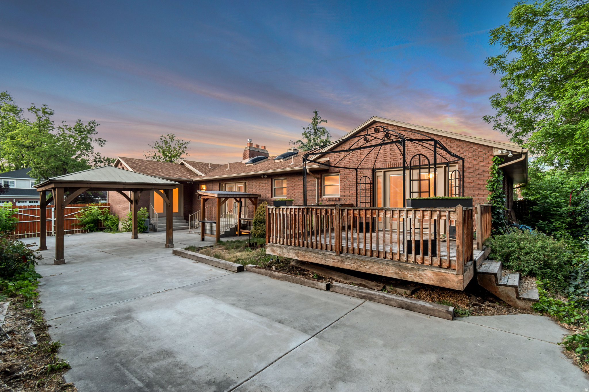 WALNUT BROOK - Residential