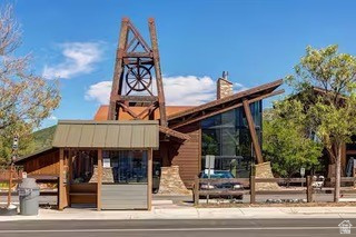 PROSPECTOR SQUARE - Residential