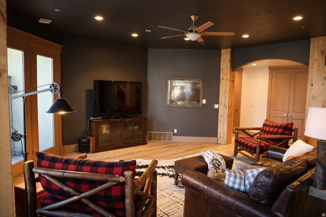 COTTAGES AT HOBBLE CREEK MHD - Residential