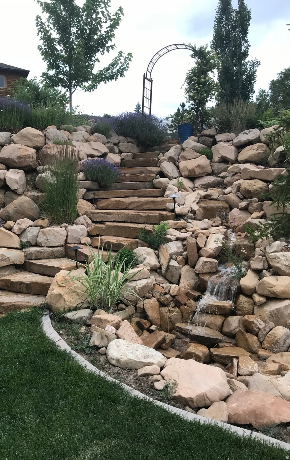 COTTAGES AT HOBBLE CREEK MHD - Residential