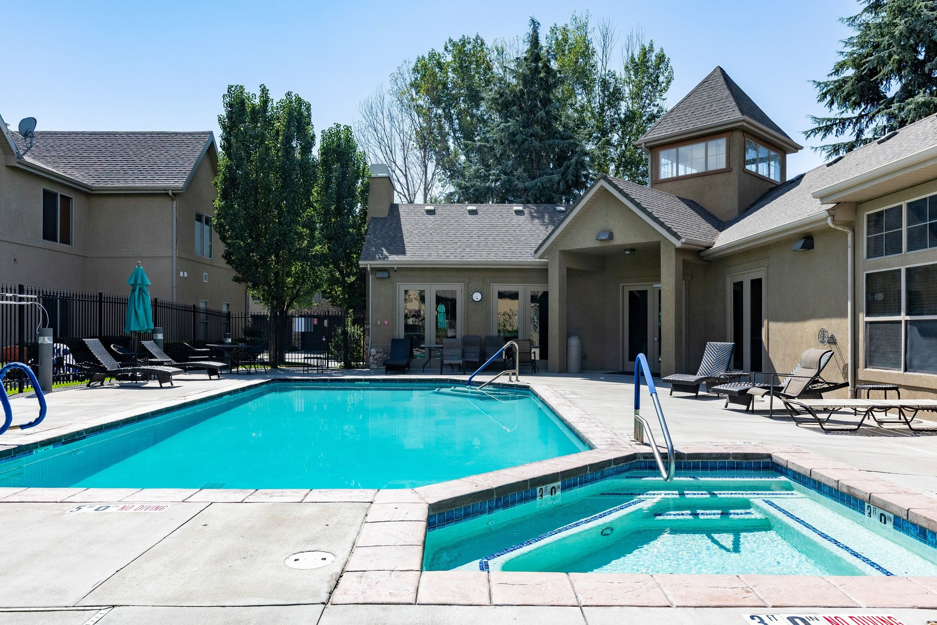 COTTAGES - Residential