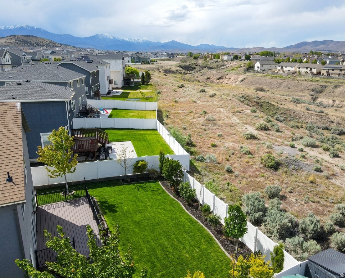SILVER LAKE - Residential