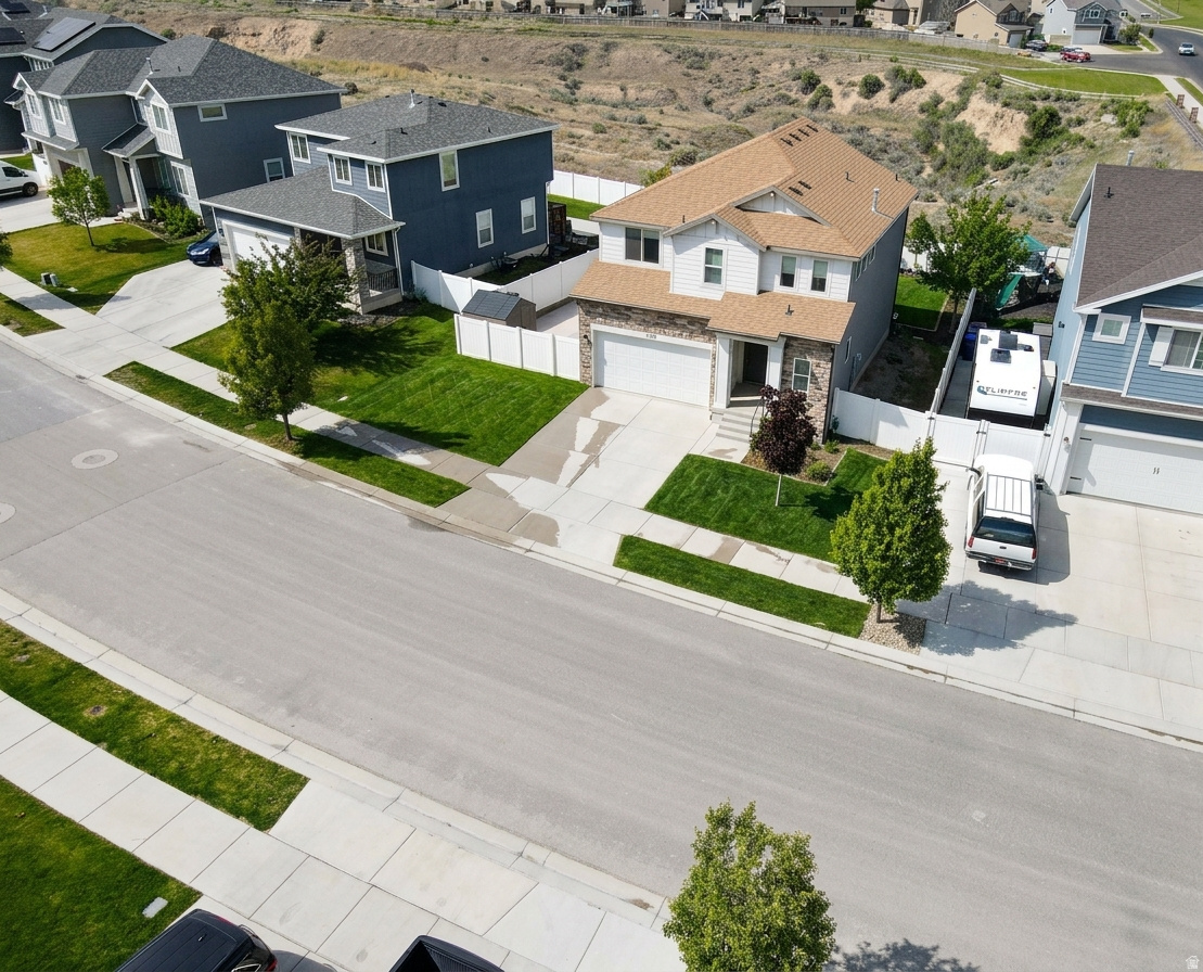 SILVER LAKE - Residential